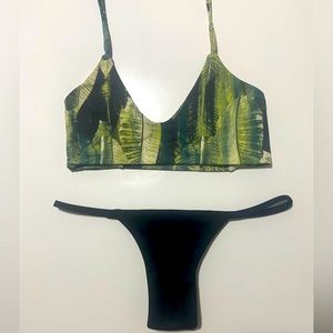 Midori Bikinis palm top XL and black bottoms M
